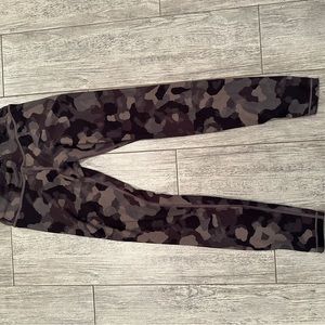 Athleta camo high rise chit chat leggings